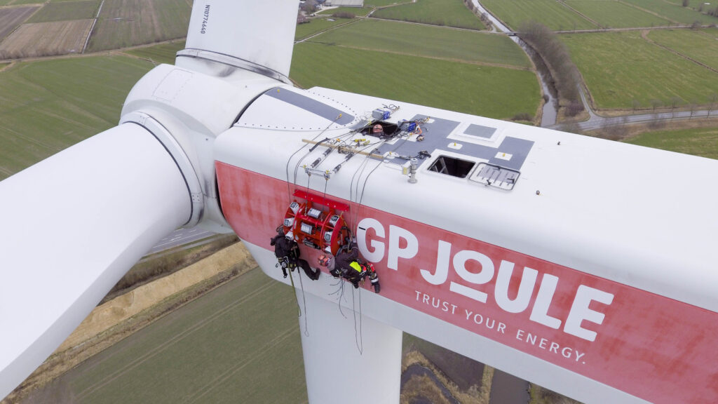 Installation des AVES Offshore HPC System ©BioConsult SH GmbH & Co. KG